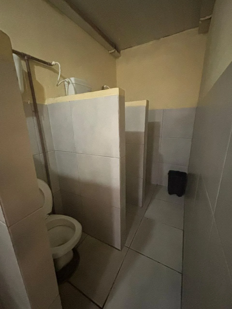 Banheiro · vista interna da unidade feminina de Portão