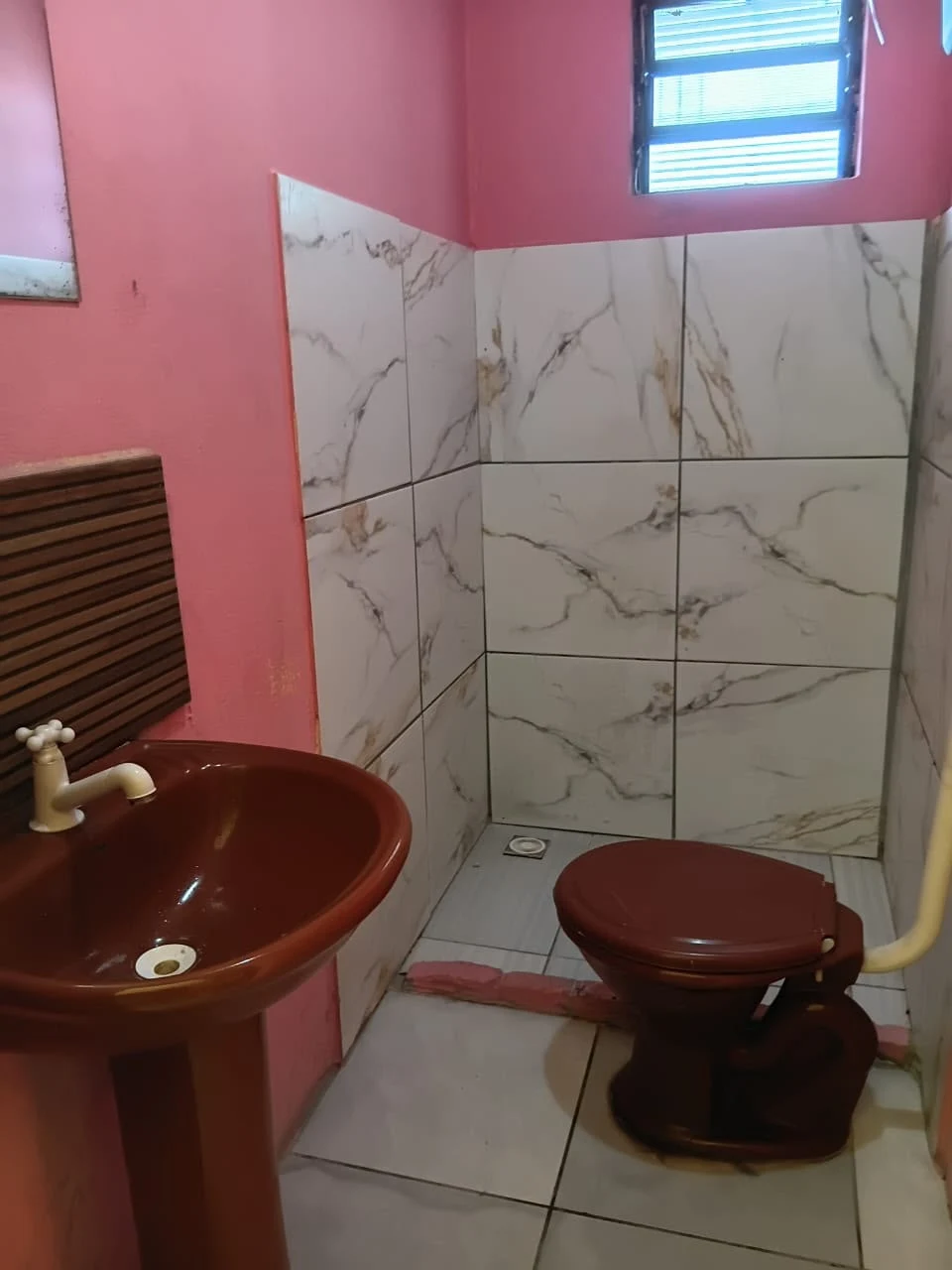 Banheiro · outro ambiente da unidade feminina de Portão